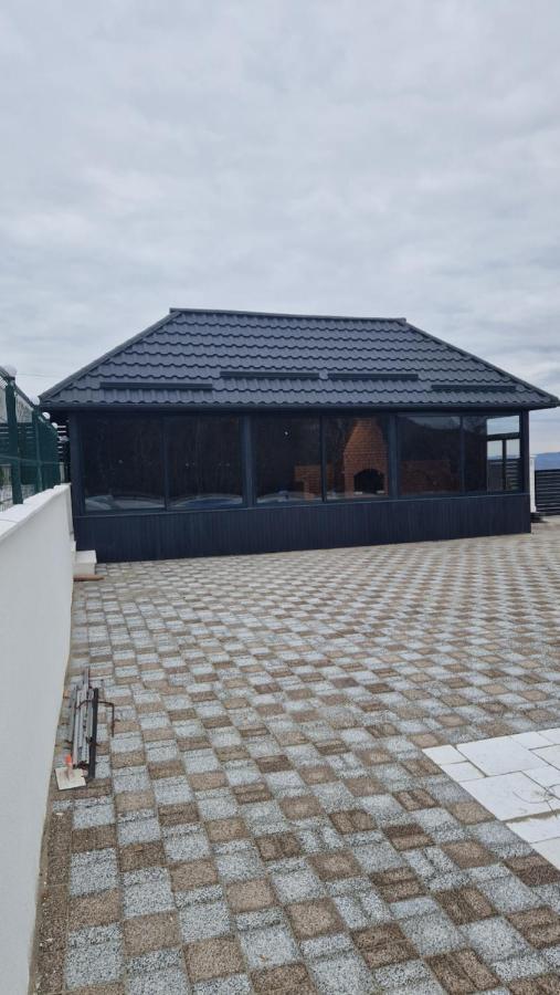 Casa De Vacanta Larisa Novaci-Străini Buitenkant foto