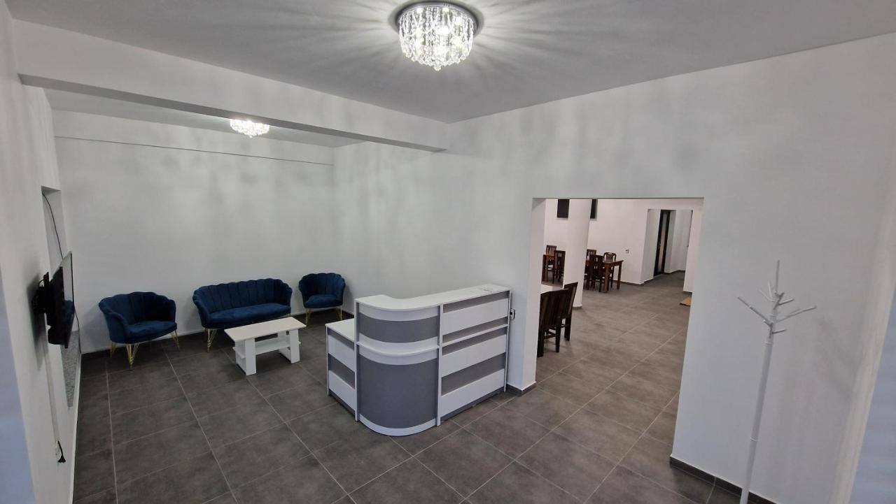 Casa De Vacanta Larisa Novaci-Străini Buitenkant foto
