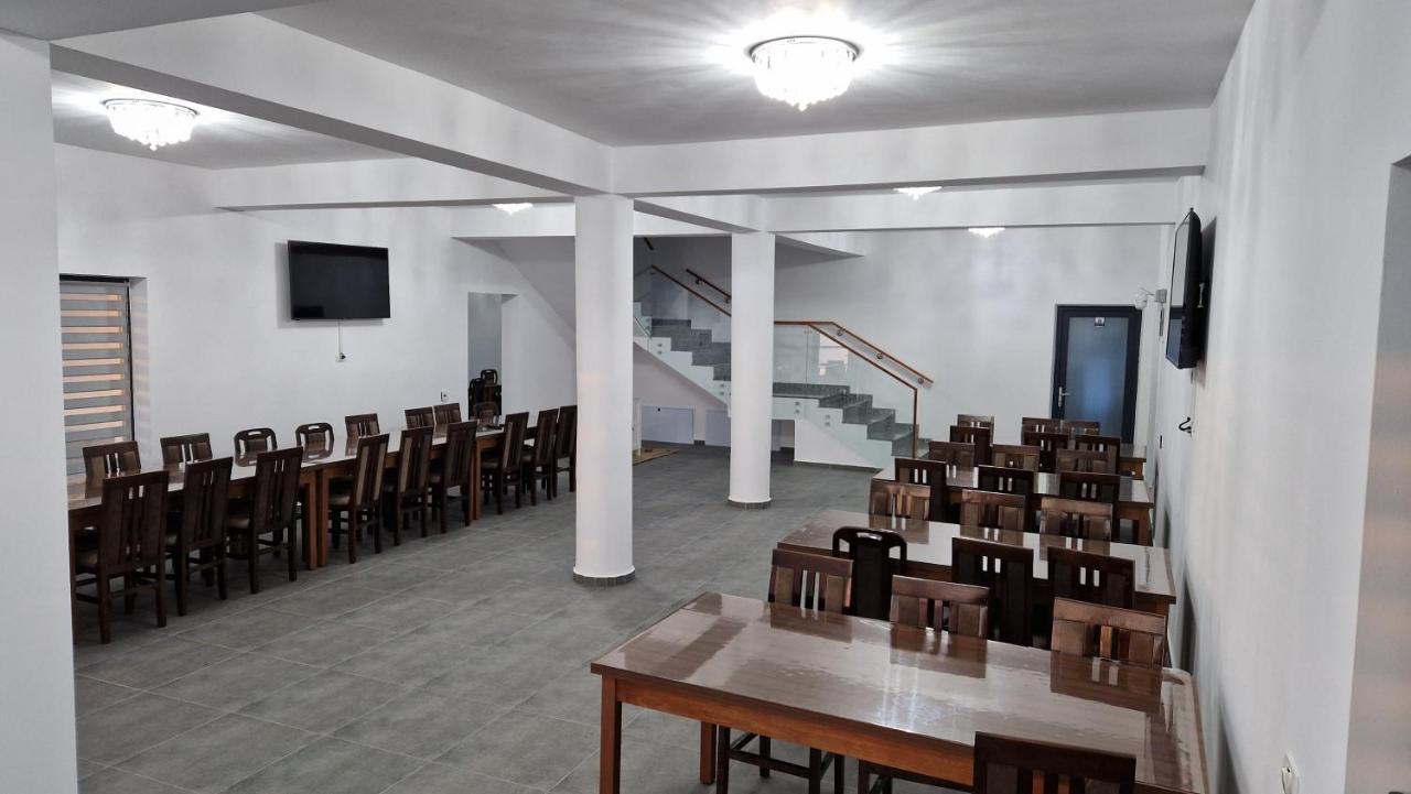 Casa De Vacanta Larisa Novaci-Străini Buitenkant foto