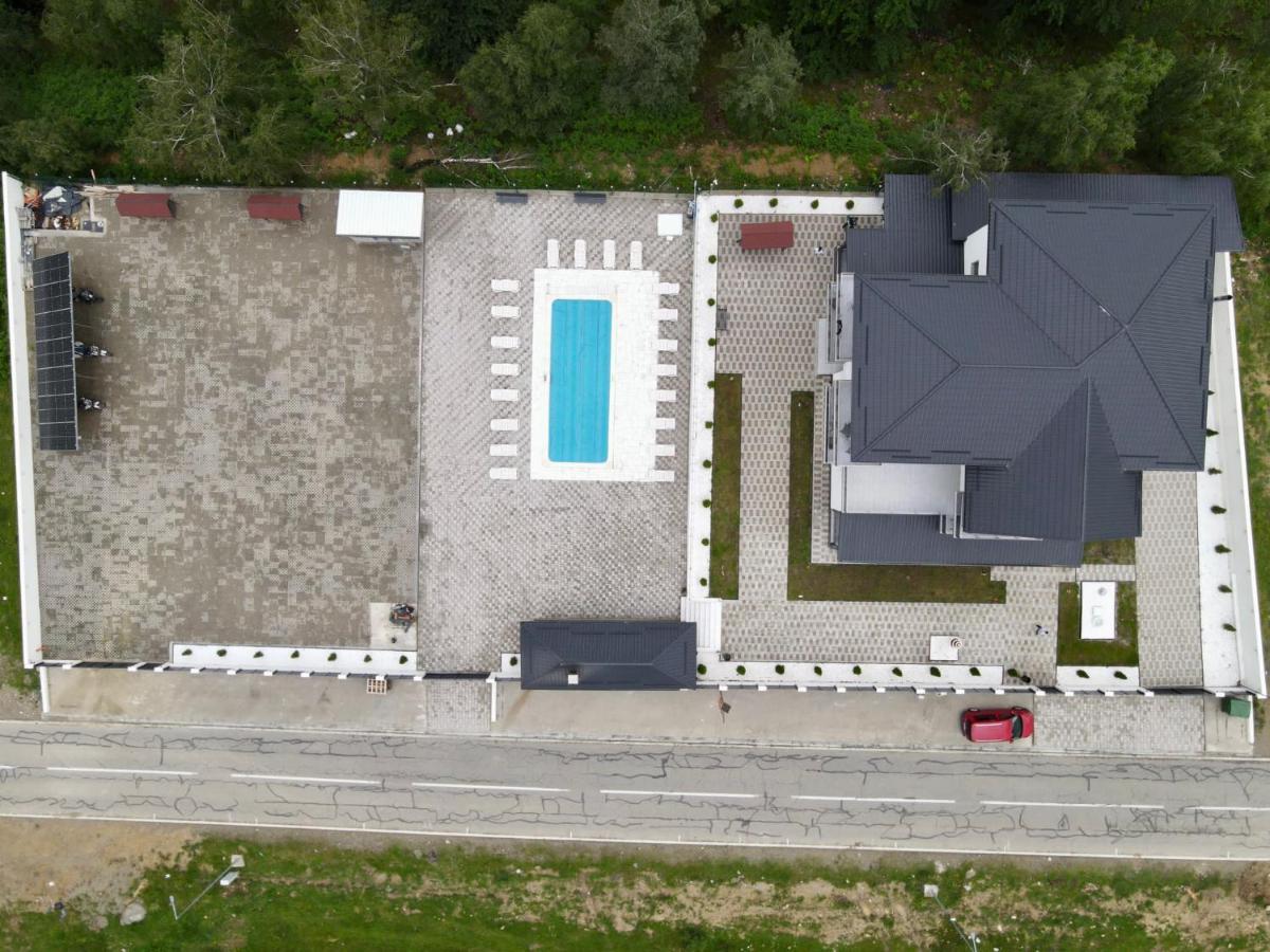 Casa De Vacanta Larisa Novaci-Străini Buitenkant foto