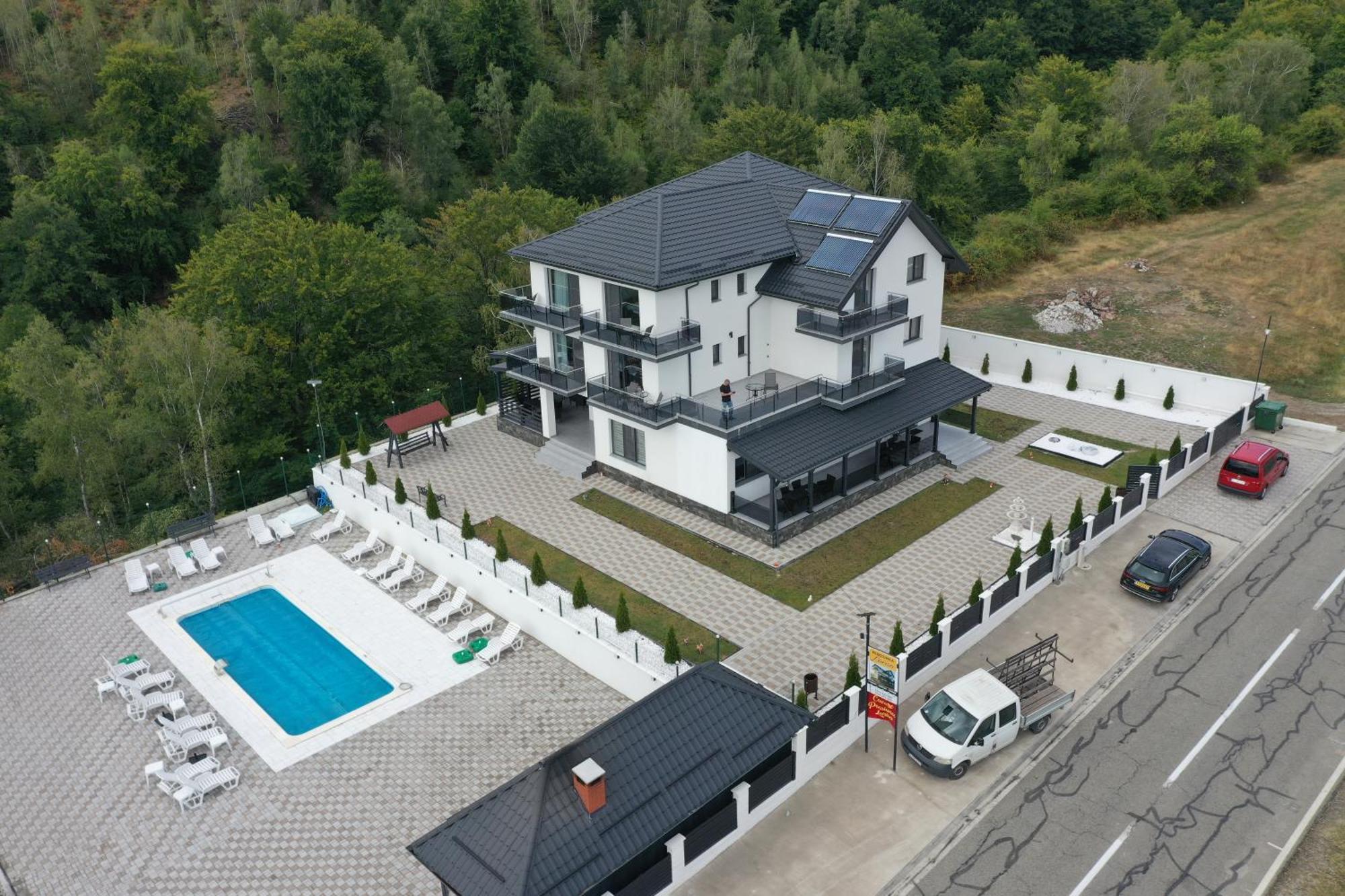Casa De Vacanta Larisa Novaci-Străini Buitenkant foto