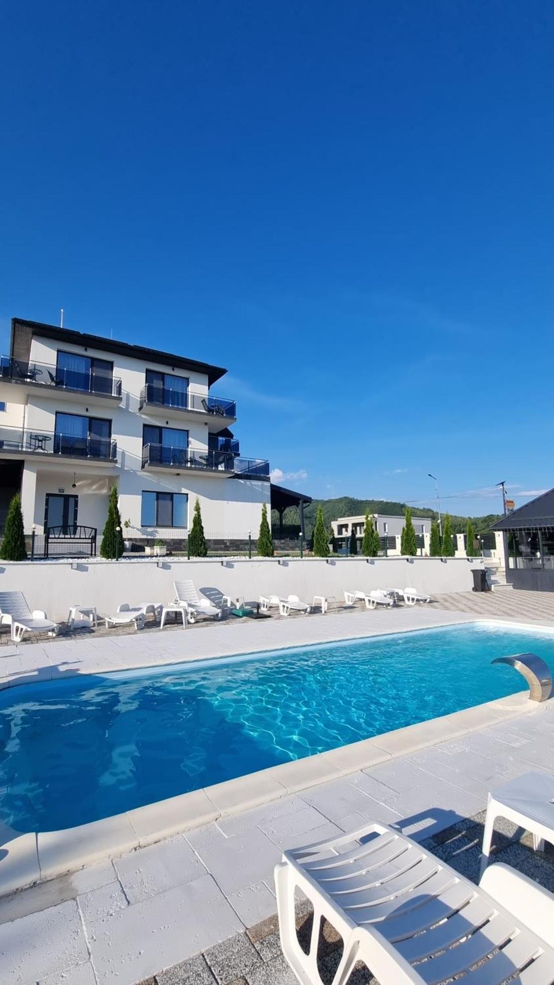 Casa De Vacanta Larisa Novaci-Străini Buitenkant foto