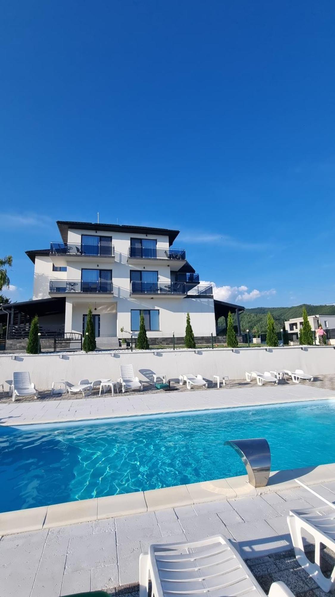 Casa De Vacanta Larisa Novaci-Străini Buitenkant foto